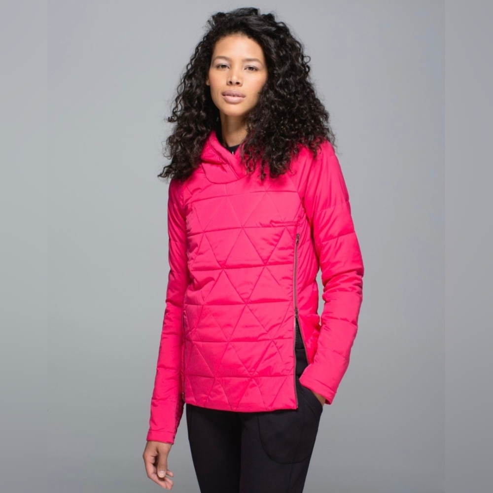 Lululemon Fluffed Up 800 Fill Goose Down Hooded Pullover In Boom Juice. 6